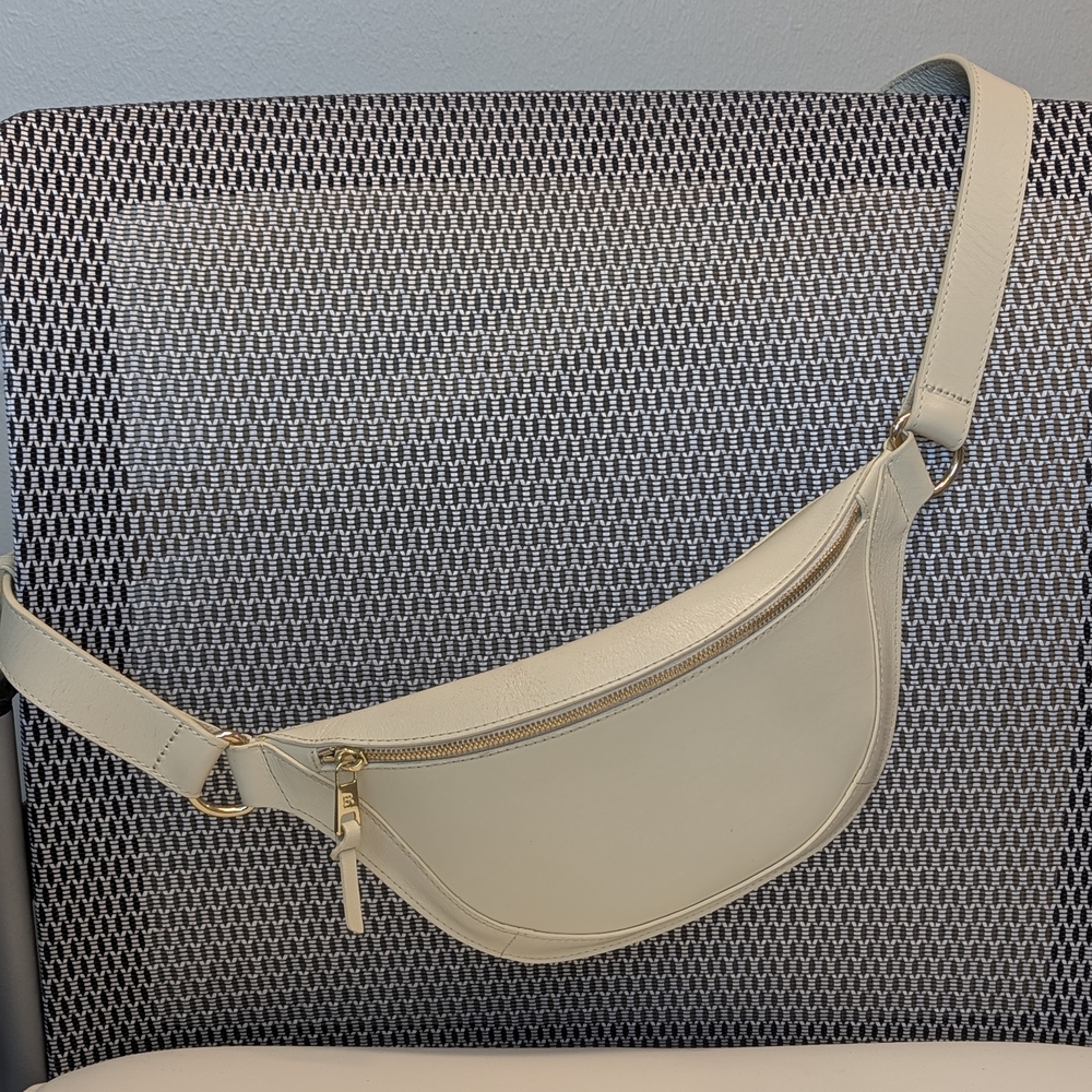 Elegant Cream Crossbody Bag - Banana Republic